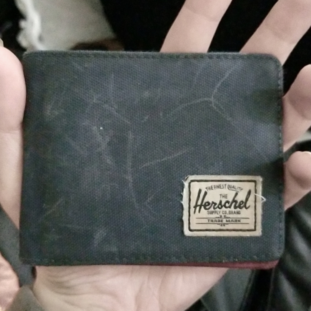 Herschels wallet